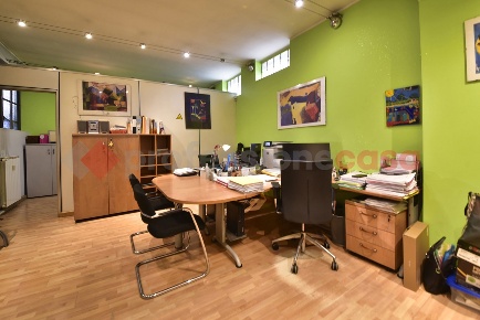 Foto Laboratorio in Via Battisti 21, Paderno Dugnano Semicentro di 175 m²