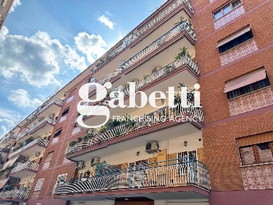 Foto Appartamento in Via SALVATORE TALAMO 27, Roma Villa Gordiani di 111 m²