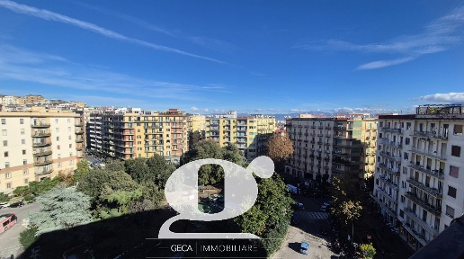 Foto Appartamento in Medaglie D'Oro, Napoli Arenella di 170 m² con 5 locali
