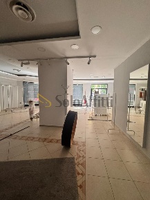 Foto Locale commerciale Pescara Porta Nuova di 219 m² con 1 locali