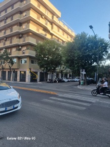 Foto Locale commerciale in Viale Guglielmo Marconi, Pescara di 100 m²