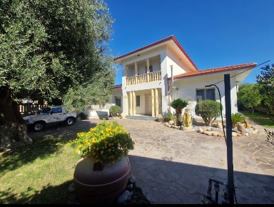 Foto Villa singola in Vico Fontana Mura 4, Giba Centro Storico di 270 m²