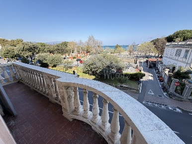Foto Appartamento a Vado Ligure Vado Centro di 135 m² con 5 locali