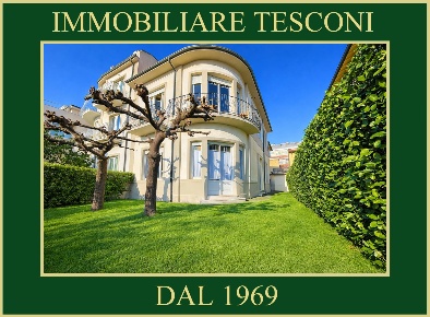 Foto Villa bifamiliare in viale pistelli 83, Camaiore Lido di Camaiore