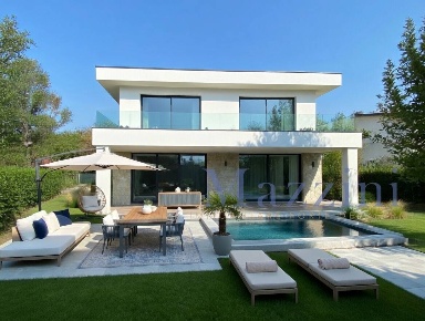 Foto Villa unifamiliare in Via Carlo Del Prete, Forte dei Marmi Centro