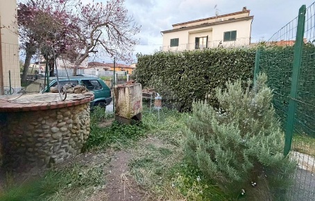 Foto Appartamento in Via san Pierino casa al vescovo, Pistoia di 135 m²