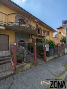 Foto Appartamento in Via Cascina Offelelera, Agrate Brianza Centro di 77 m²