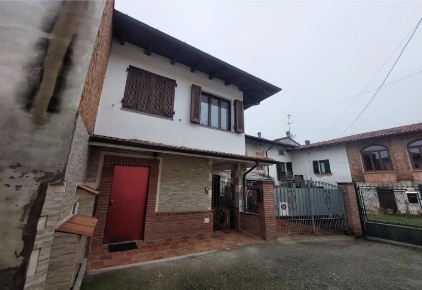 Foto Villa unifamiliare a Felizzano di 219 m² con 7 locali in vendita