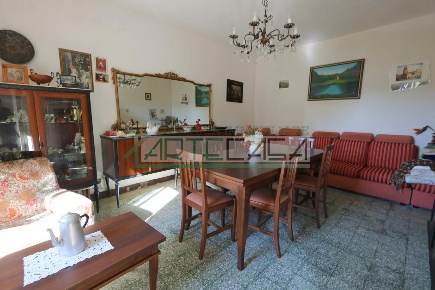 Foto Casa indipendente a Buti Cascine La Croce di 150 m² con 6 locali