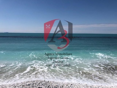 Foto Villa unifamiliare a Pisa Marina di Pisa di 240 m² con 8 locali