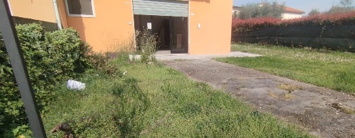 Foto Locale commerciale a Massa Rinchiostra - Quercioli di 96 m² in vendita