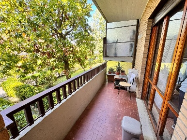 Foto Appartamento a Massa Marina di Massa Centro di 85 m² con 5 locali