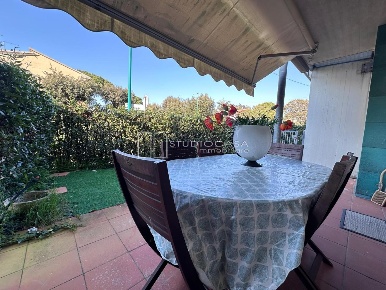Foto Villa a schiera a Pisa Tirrenia di 100 m² con 5 locali in vendita
