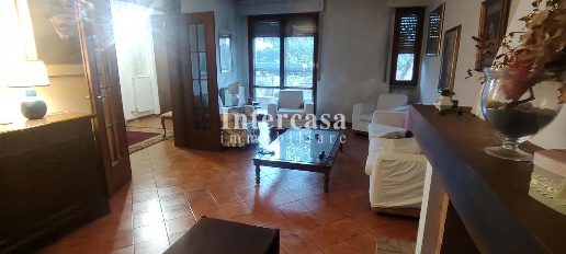 Foto Villa a schiera a Pisa Lungarno Gabriele D'Annunzio di 175 m²