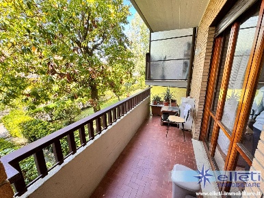 Foto Appartamento a Massa Marina di Massa Centro di 85 m² con 5 locali