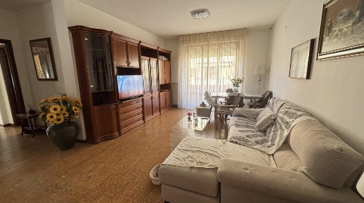 Foto Appartamento a Cascina Centro di 110 m² con 5 locali in vendita