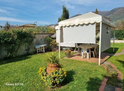 Foto Casa indipendente a Carrara Fontia, Fossola, Fossone di 276 m²