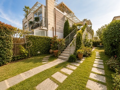 Foto Attico in Via mincio 5, Camaiore Lido di Camaiore di 120 m² in vendita