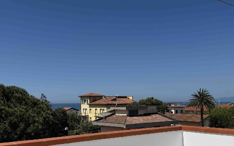 Foto Appartamento in viale Versilia, Pietrasanta di 100 m² con 6 locali