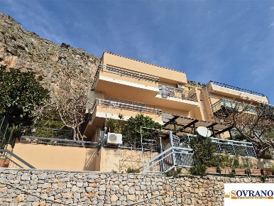 Foto Villa a schiera a Palermo Mondello - Valdesi di 108 m² con 4 locali