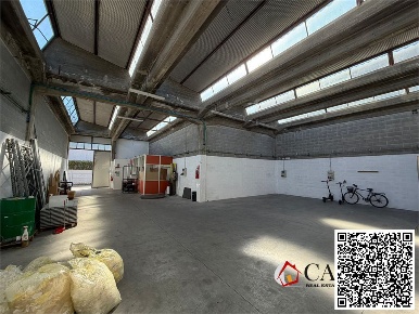 Foto Capannone industriale a Inzago Centro di 250 m² con 1 locali