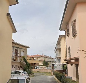 Foto Locale commerciale in Via San Pietro dei Palazzi, Cecina di 92 m²
