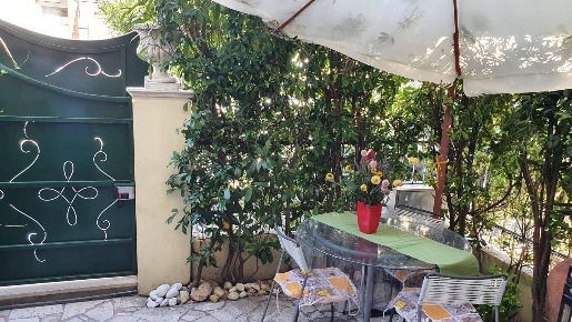 Foto Appartamento in via dei Lecci, Viareggio di 45 m² con 2 locali