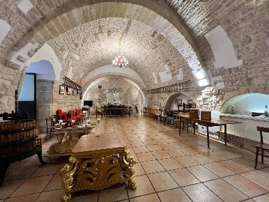 Foto Locale commerciale in Via Municipio 7, Modugno di 191 m² con 4 locali