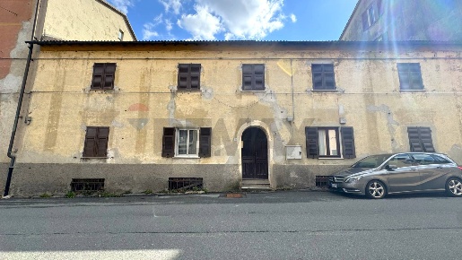Foto Appartamento in Via Roma 33, Busalla Centro di 123 m² con 6 locali