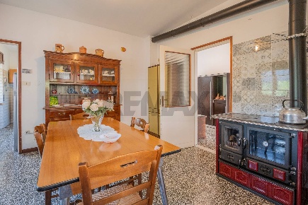 Foto Case semi ndipendenti in Strada della Villa 48, Tizzano Val Parma