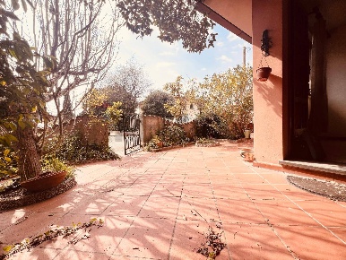 Foto Casa indipendente a Montescudaio di 220 m² con 6 locali in vendita