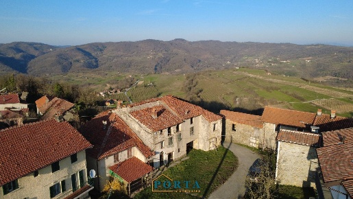 Foto Rustico in Borgata Castagnetti snc, Camerana di 134 m² con 4 locali