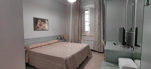 Foto Attività commerciale in corso roma 6, Montecatini-Terme di 600 m²