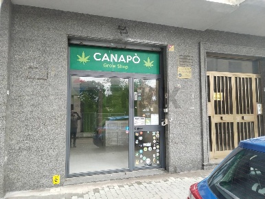 Foto Locale commerciale in VIA NUOVA CALORE 22, Benevento Centro Storico