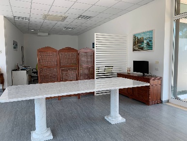 Foto Ufficio in via Aurelia 14, Pietrasanta di 90 m² con 2 locali