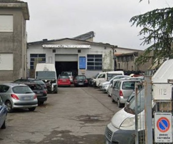 Foto Laboratorio in via Parini 112, Gorgonzola di 414 m² in vendita