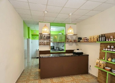 Foto Negozio in CORSO GIACOMO LEOPARDI 12, Cupramontana Centro di 76 m²