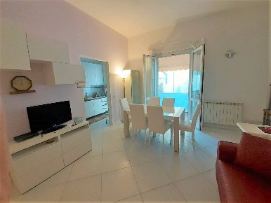 Foto Appartamento in Via Giuseppe Verdi -, Viareggio Lungomare di 90 m²