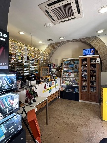 Foto Locale commerciale in Via Labicana 66, Roma Colle Oppio di 55 m²