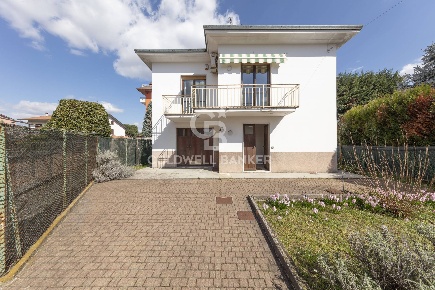 Foto Villa unifamiliare in VIA CARROCCIO 7, Castellanza di 160 m²