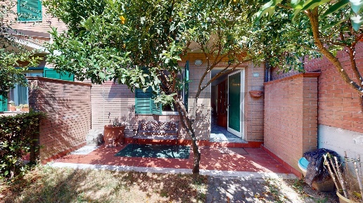 Foto Villa a schiera a Massa Cinque Vie di 120 m² con 4 locali in vendita