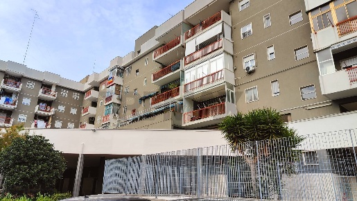 Foto Ufficio in Via Lucarelli 60, Bari Poggiofranco di 160 m² con 6 locali