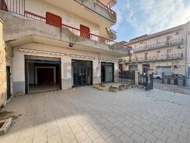 Foto Locale commerciale in Via Antonello Gagini 46, Ragusa Centro di 77 m²