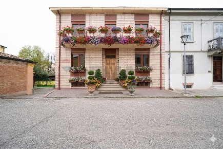 Foto Villa a schiera in Via Gherli 4, Guastalla Centro di 367 m² in vendita