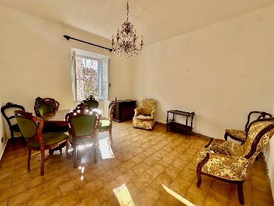 Foto Appartamento a Carrara Avenza di 92 m² con 4 locali in vendita