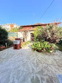 Foto Appartamento a Carrara Marina di Carrara di 90 m² con 4 locali