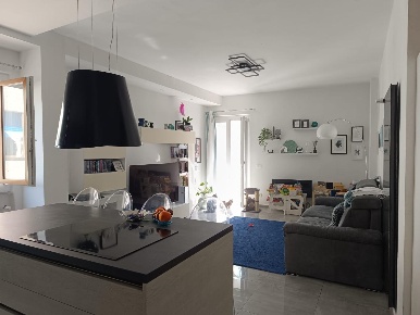 Foto Appartamento a Carrara Marina di Carrara di 86 m² con 4 locali