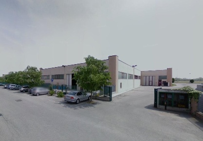 Foto Capannone industriale a Zeccone Centro di 585 m² con 13 locali