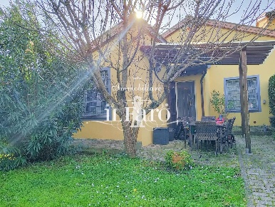 Foto Casa indipendente a San Giuliano Terme Ghezzano di 150 m² con 6 locali