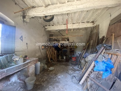 Foto Rustico a Poggio a Caiano Centro di 168 m² con 6 locali in vendita